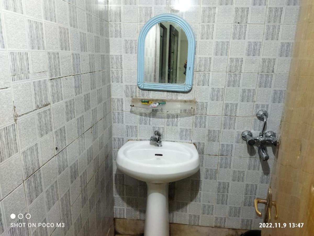 Hotel Well Inn Puri Luaran gambar